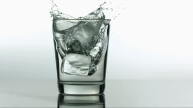 su büyük bir palet ile