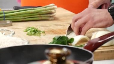 yeşil soğan, kesme yakın çekim Dilimleme