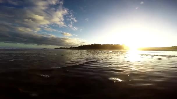 Puesta Sol Mar Olas — Vídeo de stock