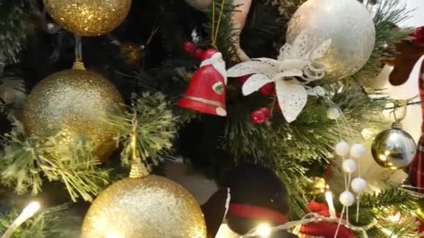 Mooie Kerst Versierd Spar — Stockvideo