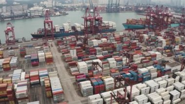 kargo taşımacılığı, limandaki konteynırlar