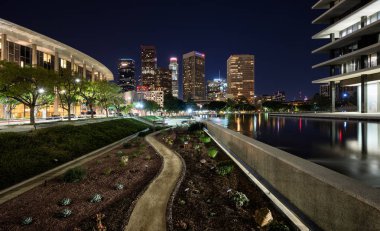 Mavi saatte Los Angeles manzarası