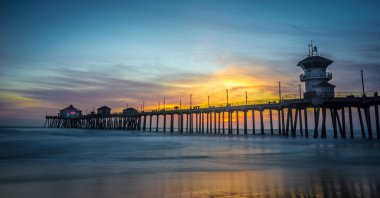 gün batımında Huntington beach