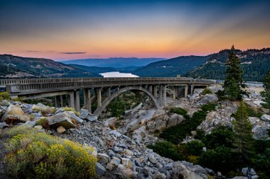Donner Zirvesi Köprüsü - Gökkuşağı Köprüsü - rota 40
