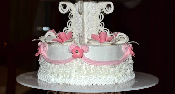 Gâteau Mariage Délicat Blanc Avec Des Fleurs Roses Crème Blanche — Photo