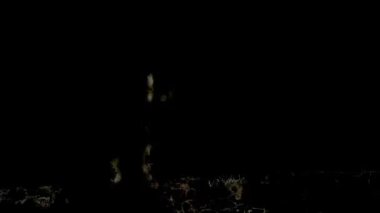 ürkütücü ve korkunç düşük ışık kirli iç - korku sahne animasyon ile yürüyüş zombi