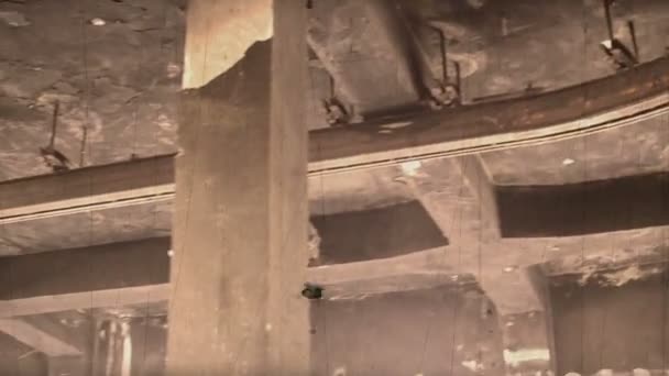 Verwoest Oud Gebouw Vernietigd Verlaten — Stockvideo