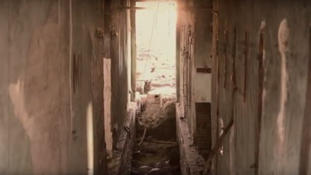 Разрушенное Старое Здание Разрушено Заброшено — стоковое видео