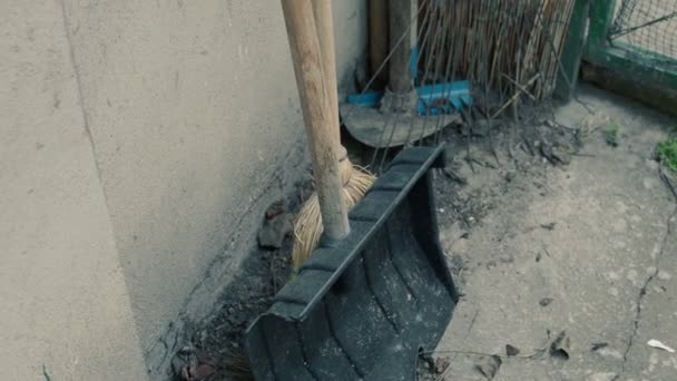 Садовые Инструменты Rake Fork Spade Shovel — стоковое видео