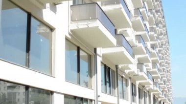 Modern Kompleks Binanın Görünümü 