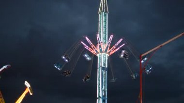 Lunaparkta Gece Yolculuğu