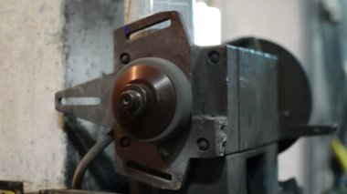 Öğütücü Taş Elektrik Aracını Kapat