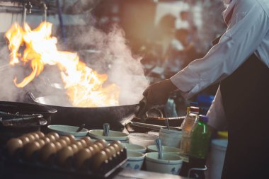 Şef pişirme karıştırma