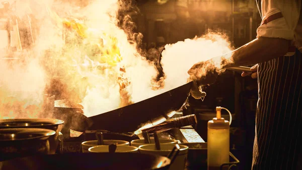 Dramatic cooking with fire — Stock Photo, Image