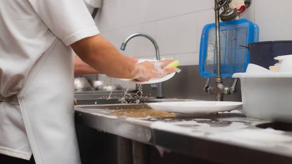 Man Washing Dish Sink Restaurant — Stock Photo, Image