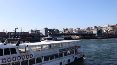 Boğaz içi galata istanbul yüzen gemiler