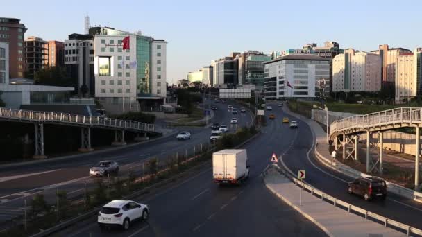 Timelapse Trafic de voitures, avenue Cekmekoy à Istanbul — Video