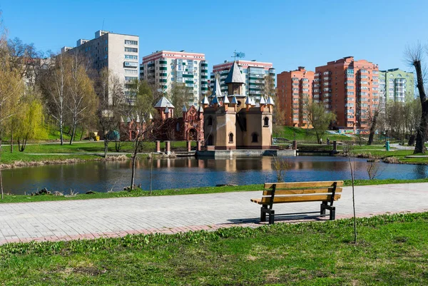 Çocuk Parkı erken sabah erken Bahar