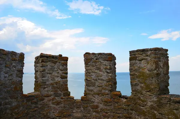 Muralla Antiguo Castillo Sobre Fondo Del Mar Cielo — Foto de Stock