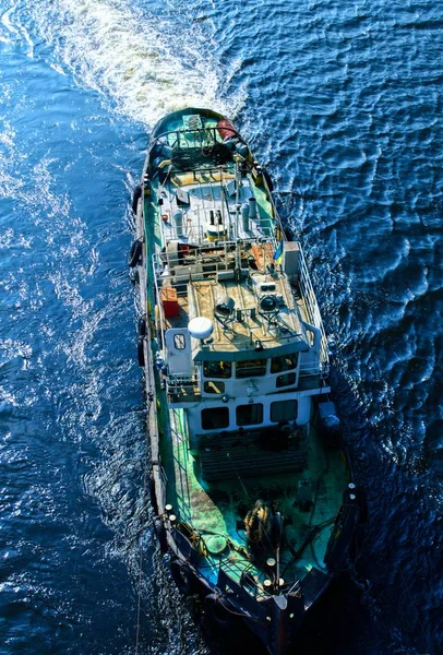 Een Trekkende Boot Een Sleepboot Zeilen Een Vijver Rivier Oceaan — Stockfoto