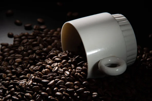 화이트 커피의 알갱이와 — 스톡 사진