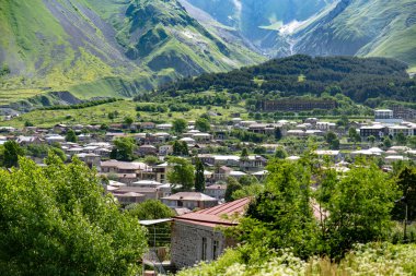 gökyüzü ve bulutlar karşı dağların güzel panoramalar