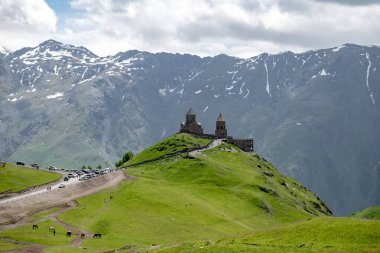 gökyüzü ve bulutlar karşı dağların güzel panoramalar