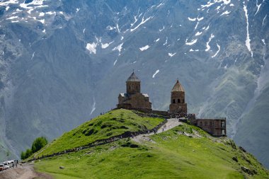 gökyüzü ve bulutlar karşı dağların güzel panoramalar