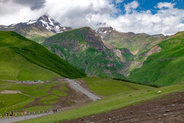 Prachtige Panorama Van Bergen Tegen Hemel Wolken — Stockfoto