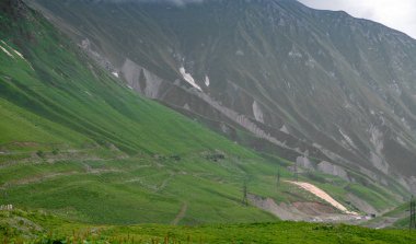 gökyüzü ve bulutlar karşı dağların güzel panoramalar