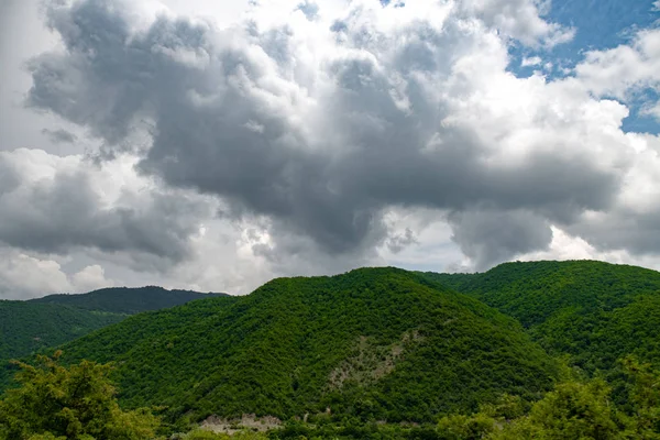 Красивые Панорамы Гор Небо Облака — стоковое фото