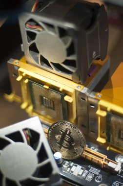 Bitcoin cryptocurrency dijital hareketleriyle. Exchange, madencilik ve cüzdan blockchain bitcoins üzerinden depolama