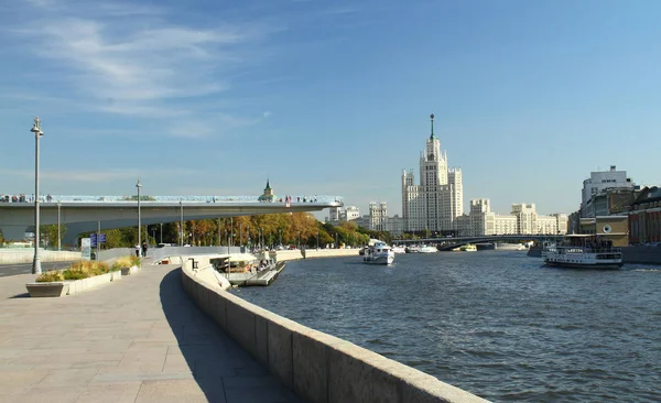 Ponte Flutuante Sobre Rio Moscou Rússia Moscou — Fotografia de Stock