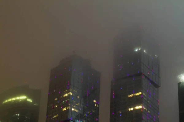 Rascacielos Niebla Por Noche Moscú Rusia —  Fotos de Stock