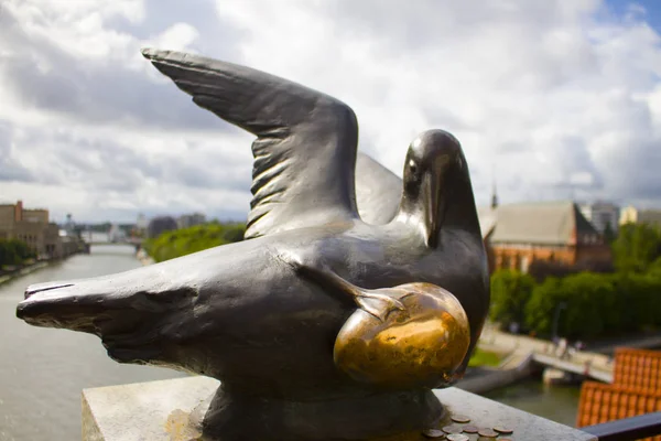 Sculpture Fond Mouette Cathédrale Kaliningrad Russie — Photo