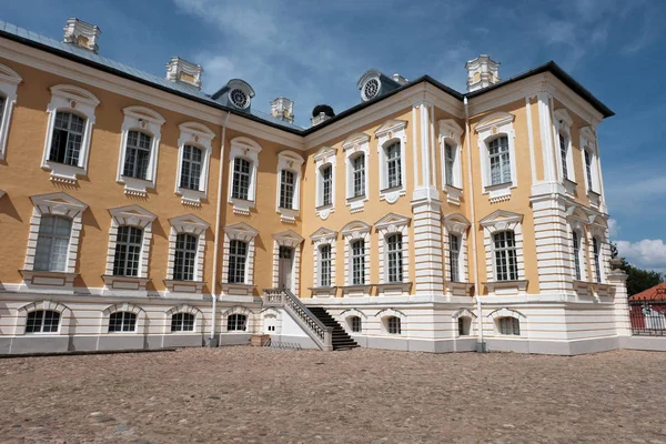 Palazzo Imperiale di Rundale in Lettonia in estate — Foto Stock
