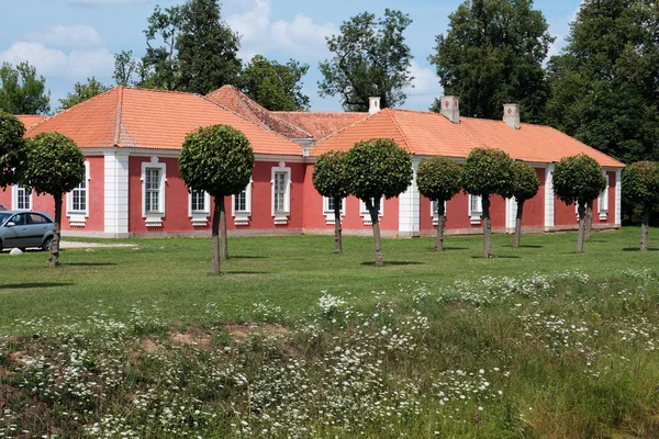 Yaz aylarında Letonya'da Rundale İmparatorluk Sarayı — Stok fotoğraf