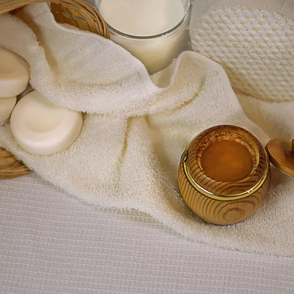 Badetag Zutaten Für Wellness Behandlungen Seife Mit Honig Und Milch — Stockfoto