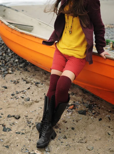 Slim Woman Legs Gressed Knitted Stockings Sitting Boat Ocean Beach — Stock Photo, Image