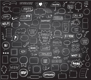 Grafik taslak öğeleri bir kara tahta - ayarla doodle grafik hat işaret ve semboller, konuşma balonları, çerçeveler, ifadeler