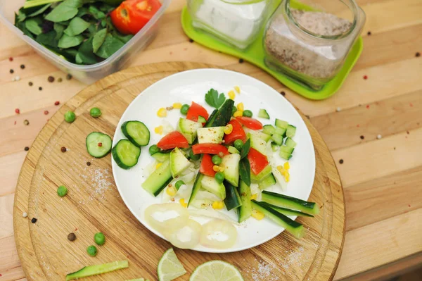 Salada de legumes com vista superior — Fotografia de Stock