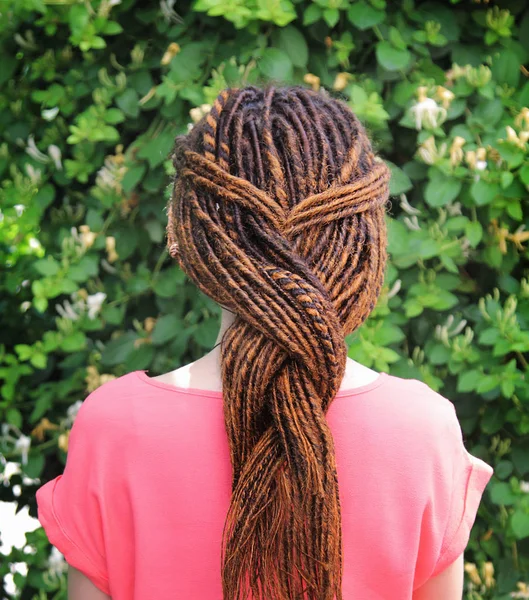 Trenza para el cabello con peinado dreadlocks — Foto de Stock