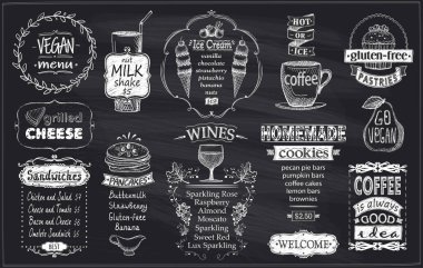 Vegan menü, glutensiz yemek, sandviç, krep, şarap, ev yapımı kurabiye, vb ile Chalkboard menü kavramı.