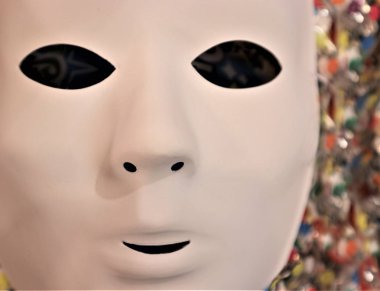 renkli cicili karnaval maske