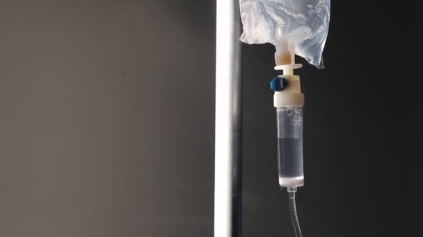 Kochsalzlösung Aus Nächster Nähe Für Patient Und Infusionspumpe Krankenhaus — Stockvideo