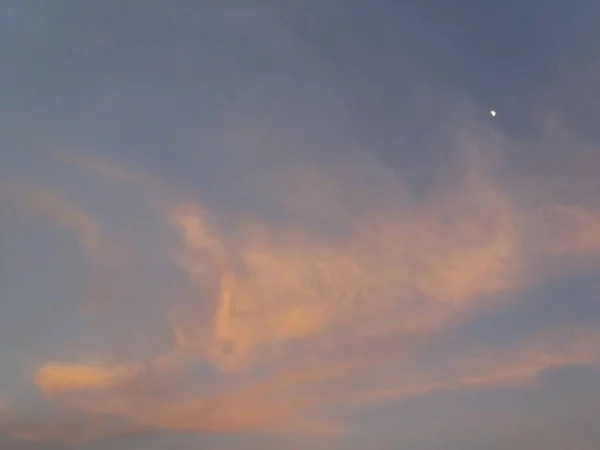 Paisagem Nublada Por Sol Com Nuvens Iluminadas Céu — Fotografia de Stock