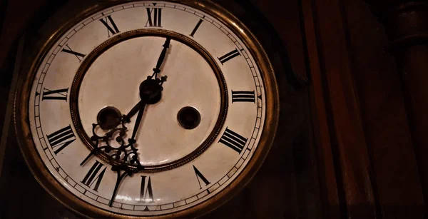 View Vintage Wooden Clock Roman Numerals — Stock Photo, Image