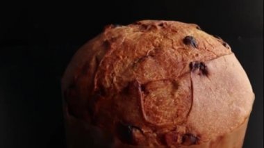 Beyaz arka plan üzerinde Lezzetli İtalyan tatil pastası close-up Geleneksel İtalyan Milano Noel panettone