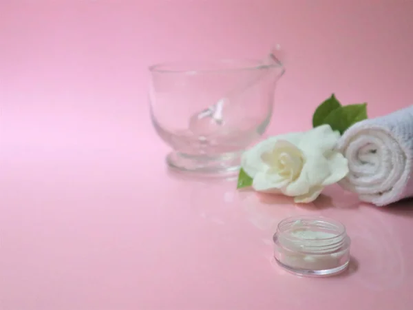 Spa Setting Spa Achtergrond Compositie Met Witte Gardenia Bloem Roze — Stockfoto