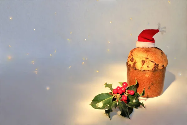 Cartão Natal Panettone Arbusto Natal Holly Com Bagas Vermelhas — Fotografia de Stock